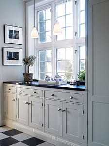 traditional white cabinets